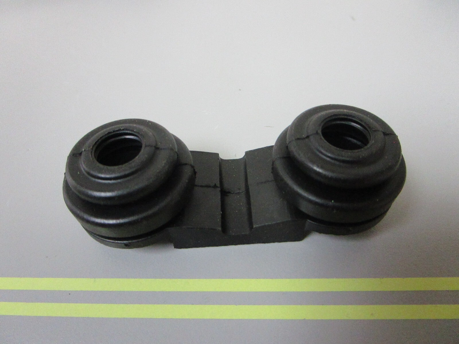 *NEW OEM* 0810 OMC Johnson Evinrude Upper Mount Seal 340178 0340178