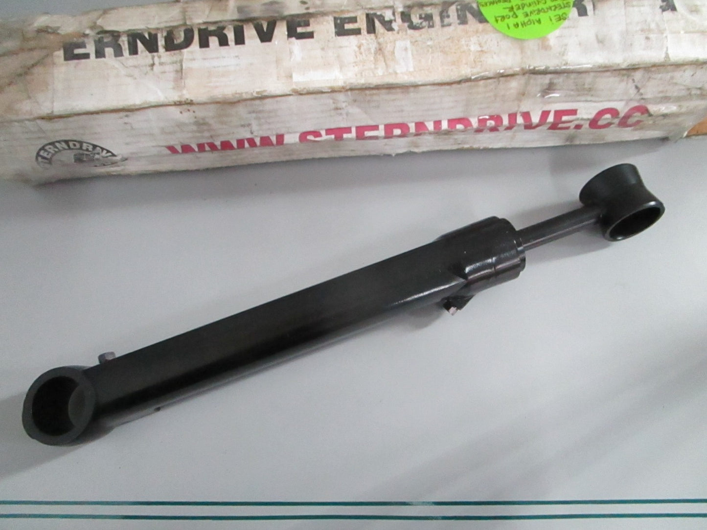 NEW 9B-104-02 SEI Alpha I Sterndrive PORT Trim Cylinder Rep: 98703A3 Merc 0820