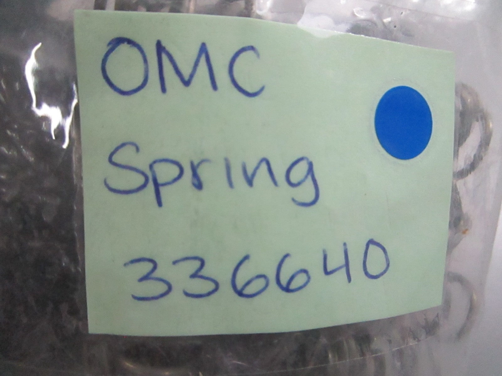 *NEW OEM* 0810 OMC Johnson Evinrude Spring 336640 0336640