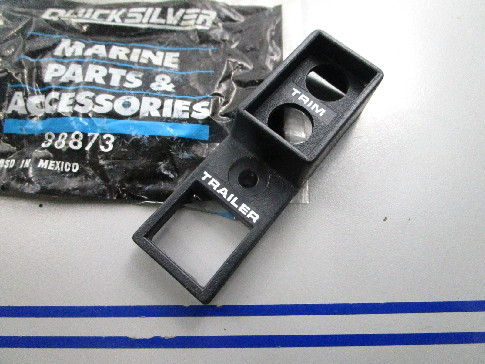 NEW OEM Mercury Quicksilver 881873 Retainer 0810
