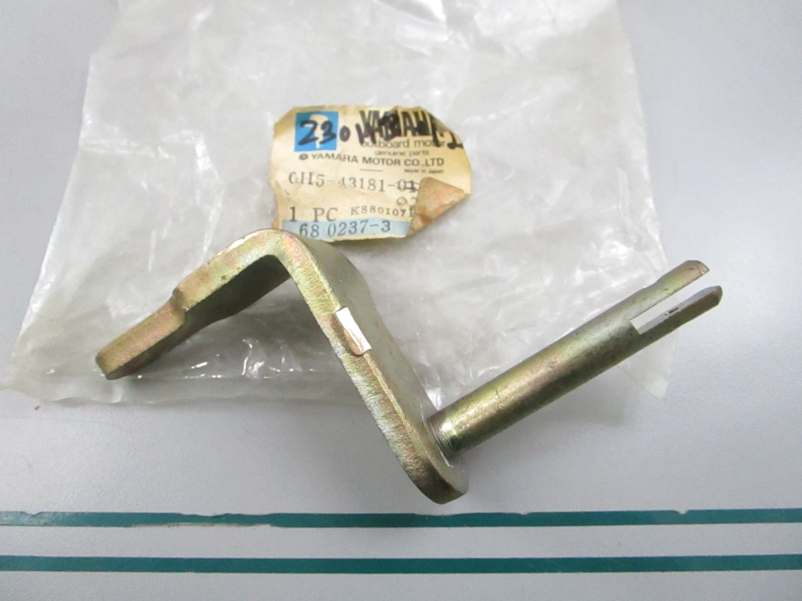 NEW OEM 6H5-43181-01-00 Yamaha Tilt Stop Lever 0810
