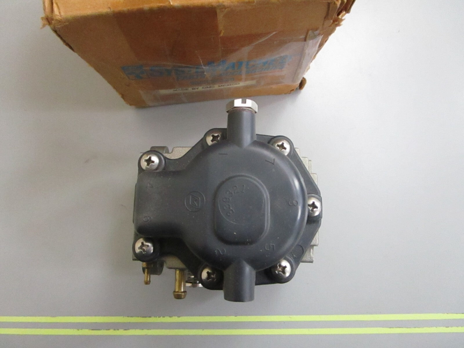 *NEW OEM* 0820 OMC Johnson Evinrude Carburetor Assy 436779 0436779