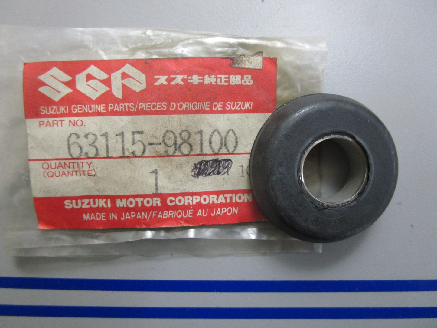 *NEW OEM* 0810 Suzuki Tiller Handle Bush Cover 63115-98100