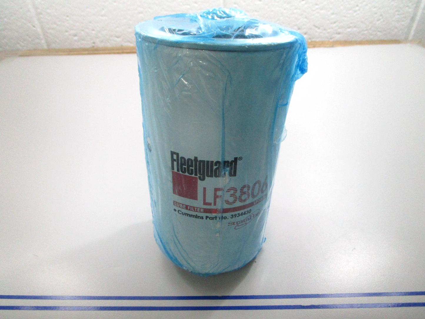 *NEW OEM* 0810 Fleetguard Lube Filter LF3806