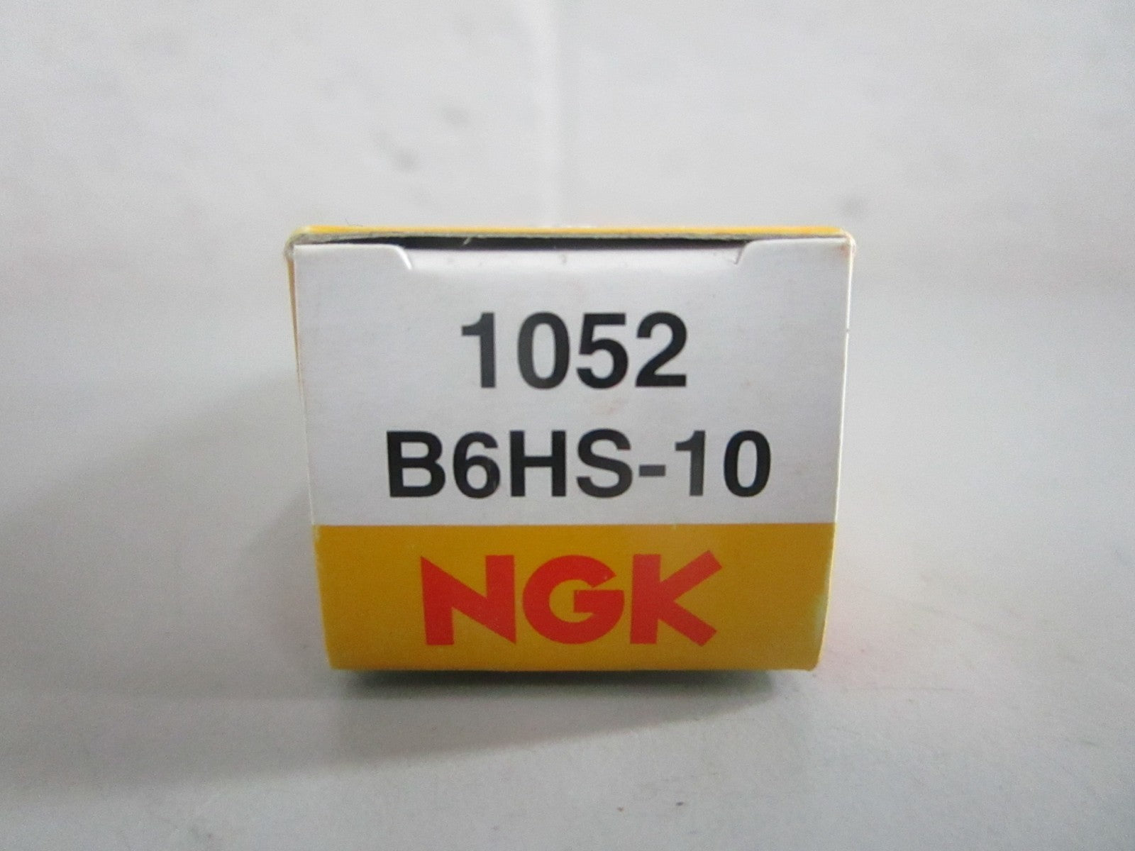 NEW OEM (LOT OF 5) B6HS-10 NGK Spark Plug 0820