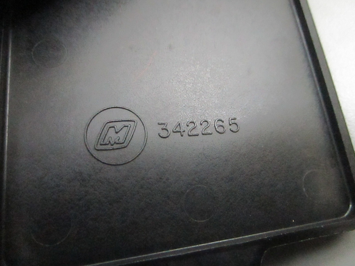 *NEW OEM* 0810 OMC Johnson Evinrude Cover Plate 342265 0342265