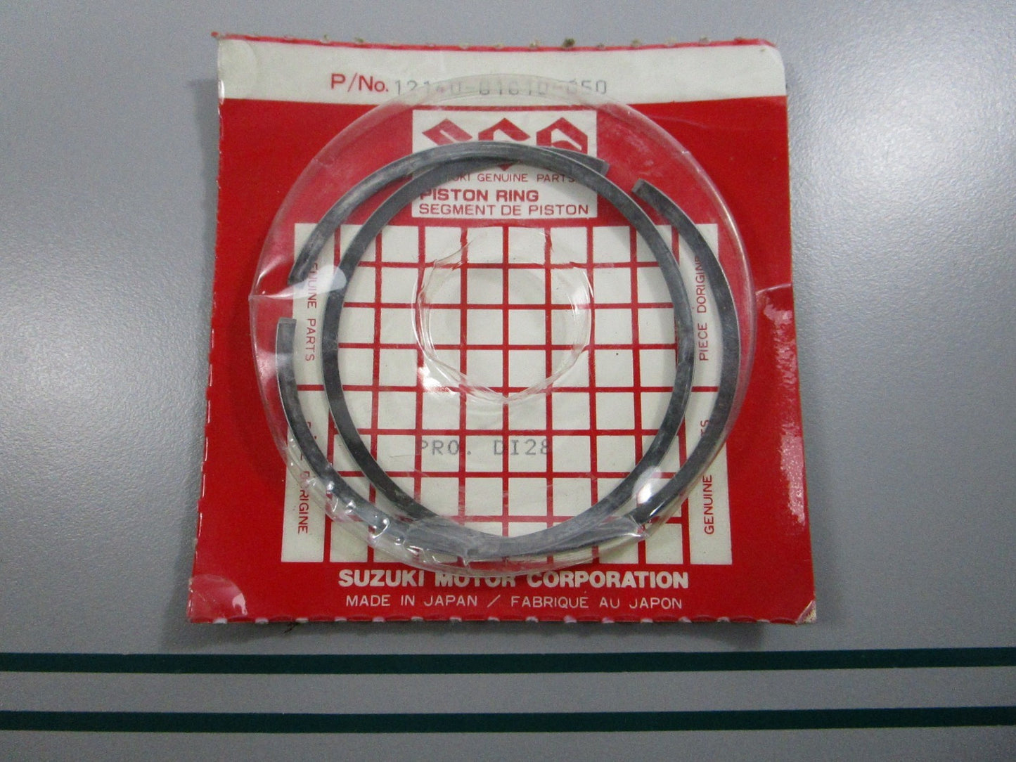 NEW OEM 12140-01C10-050 Suzuki Piston Ring Set 0810