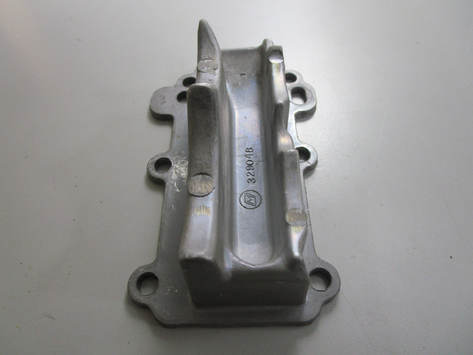 *NEW OEM* 0820 OMC Johnson Evinrude Inner Exhaust Cover 329048 0329048