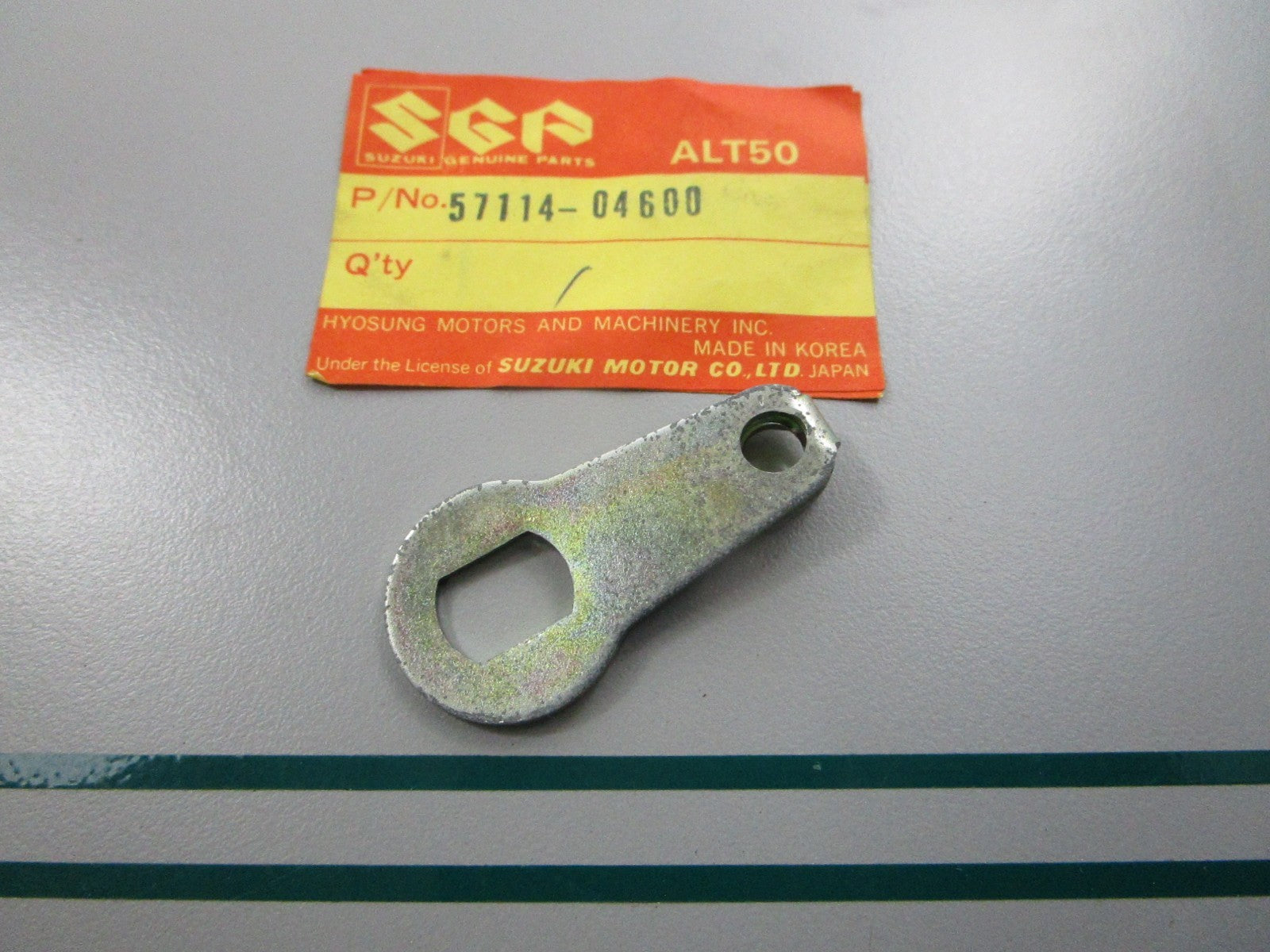 NEW OEM 57114-04600 Suzuki Throttle Lever Arm 0810