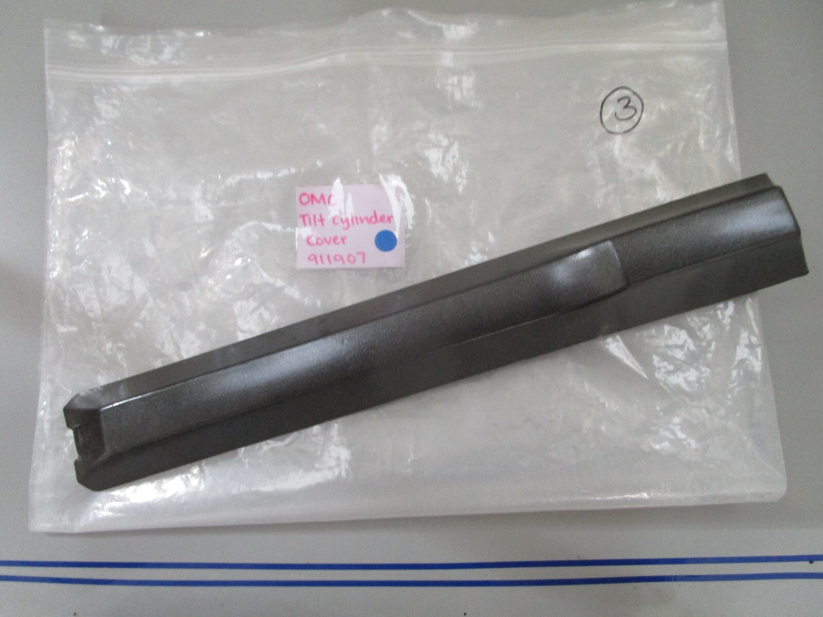 *NEW OEM* 0810 OMC Johnson Evinrude Tilt Cylinder Cover 911907 0911907