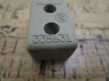 *NEW OEM* 0810 OMC Johnson Evinrude Grommet 338631 0338631