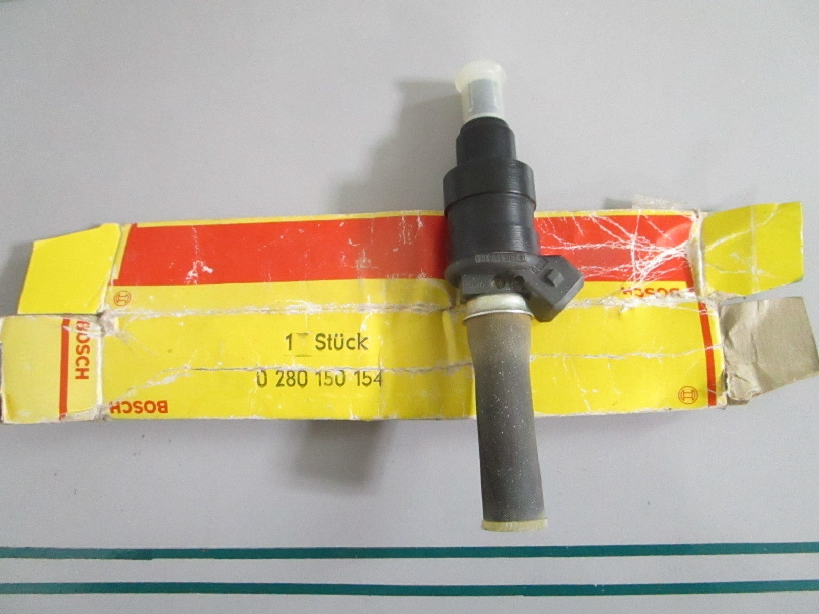 NEW OEM 0280150154 Bosch Fuel Injector 0820
