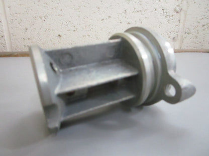 *NEW OEM* 0820 OMC Johnson Evinrude Bearing Carrier 384714 0384714 384711