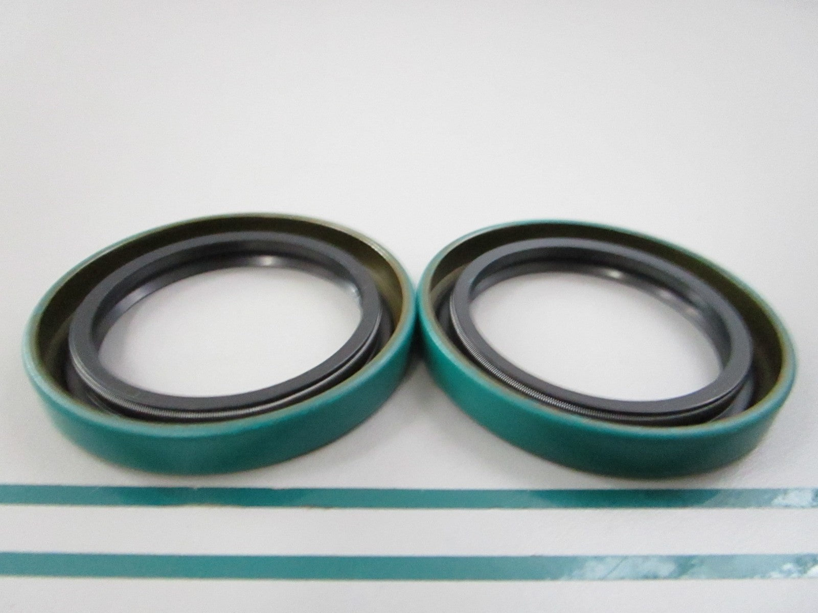 NEW (LOT OF 2) LP1400-9435 For: LPM Total Source Oil Seal 0810