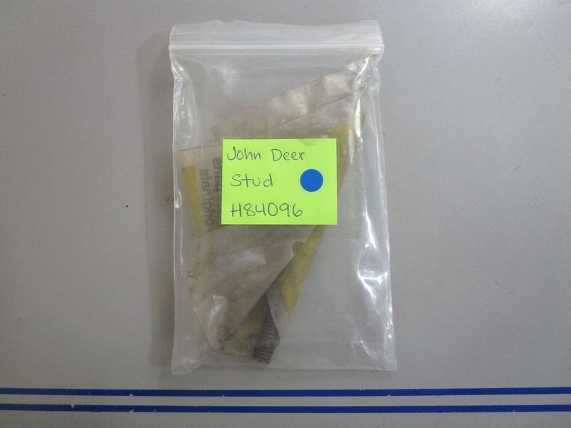 *NEW* 0770 John Deere Stud H84096