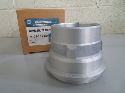 *NEW OEM* 0820 OMC Johnson Evinrude Bearing Carrier 911750 0911750