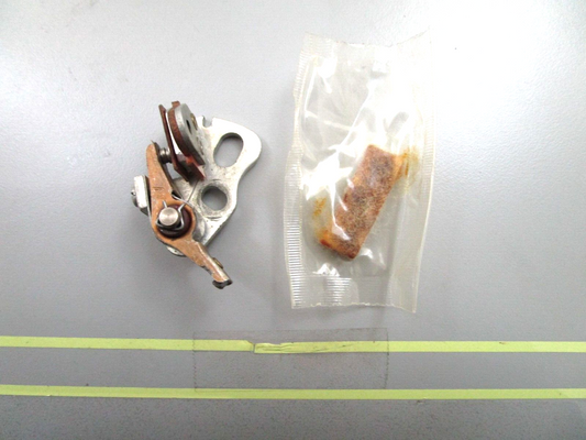 *NEW OEM* 0750 OMC Johnson Evinrude BREAKER POINT AY 581207 0581207