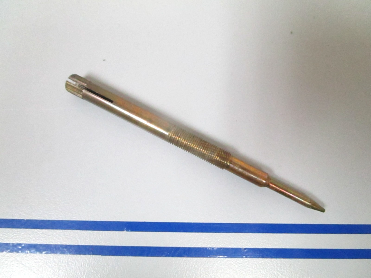 NEW OEM 204426 0204426 OMC Johnson Evinrude Needle Valve 0810