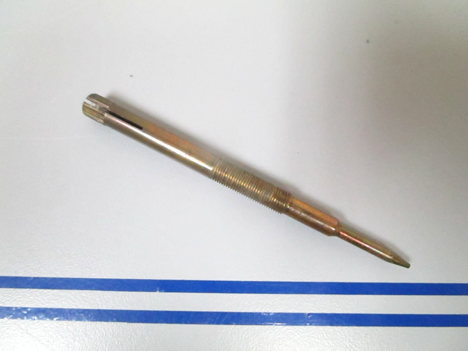 NEW OEM 204426 0204426 OMC Johnson Evinrude Needle Valve 0810