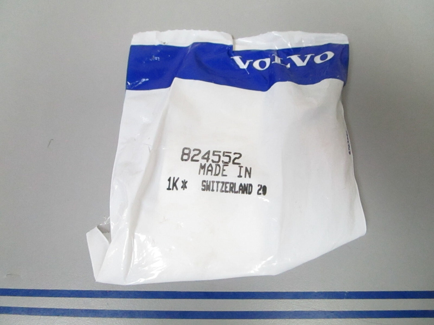 *NEW OEM* 0810 Volvo Penta Temperature Sender 824552