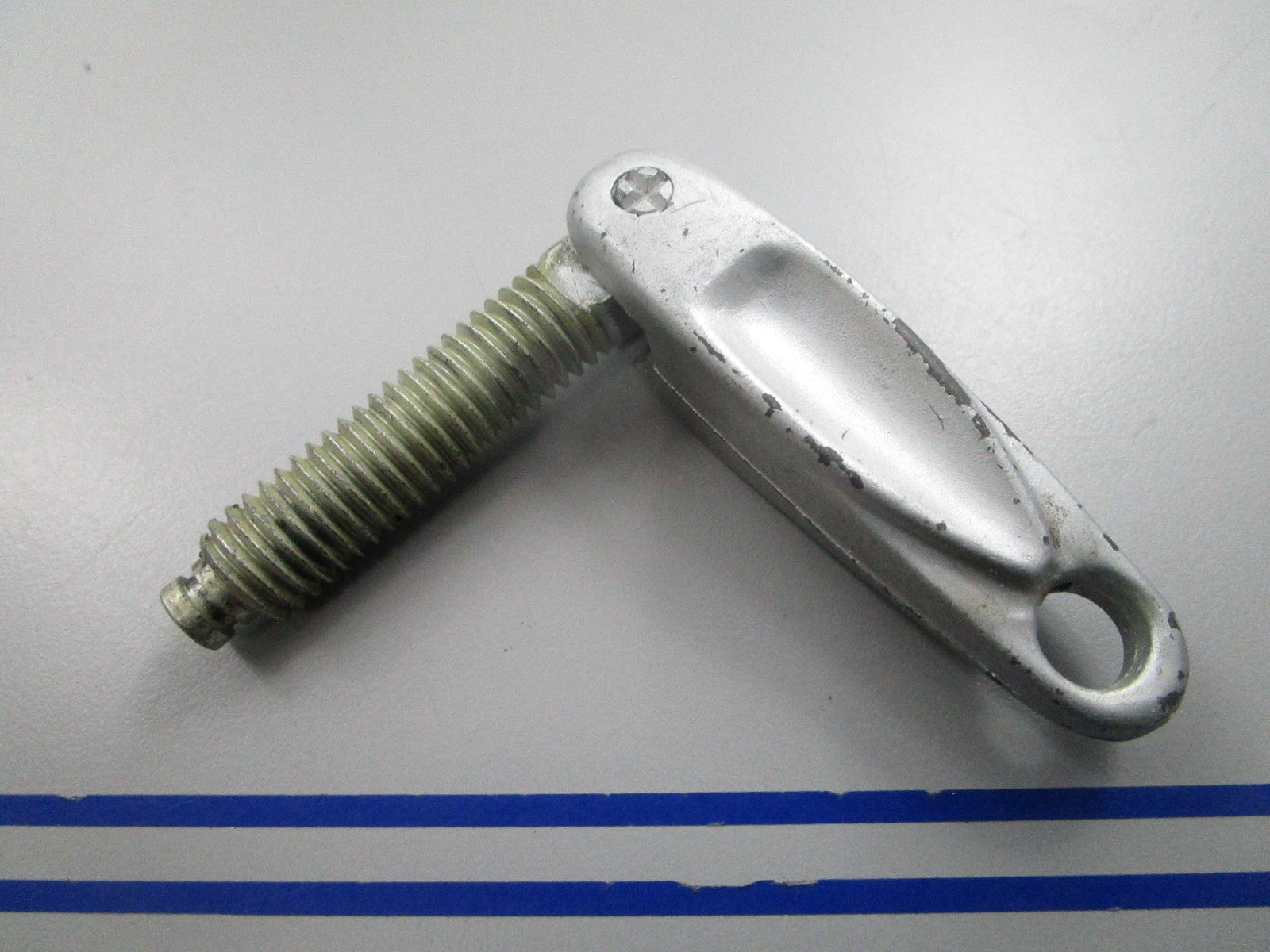 NEW OEM 375744 0375744 OMC Johnson Evinrude Clamp Screw 0810