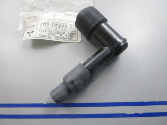 NEW OEM 3H6-06999-0 3H6069990 Tohatsu Plug Cap 0810