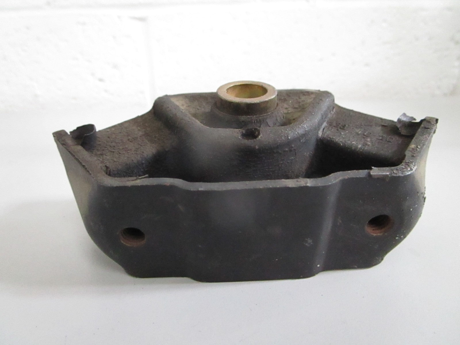 NEW OEM 123402018 Mercedes-Benz Transmission Mount 0820