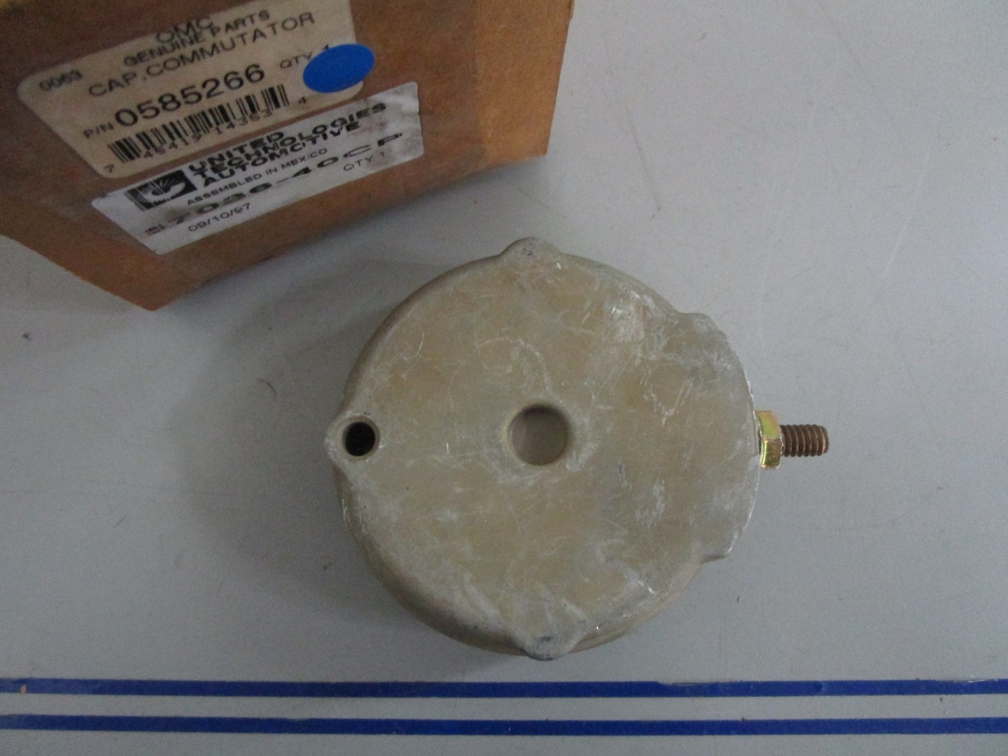 *NEW OEM* 0820 OMC Johnson Evinrude Commutator Cap 585266 0585266
