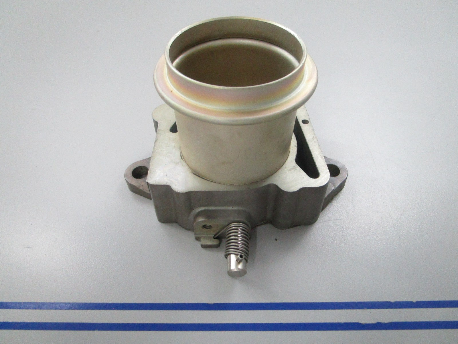 NEW OEM 439355 0439355 OMC Johnson Evinrude Throttle Body Assembly 0810