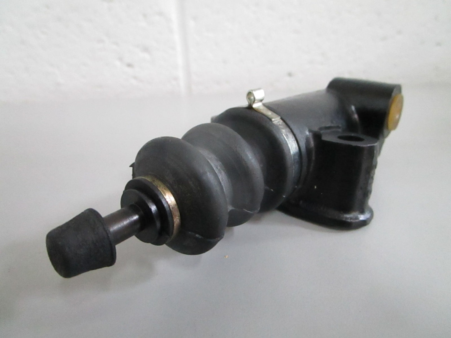 NEW OEM 0002954207 Mercedes-Benz Slave Cylinder 0820