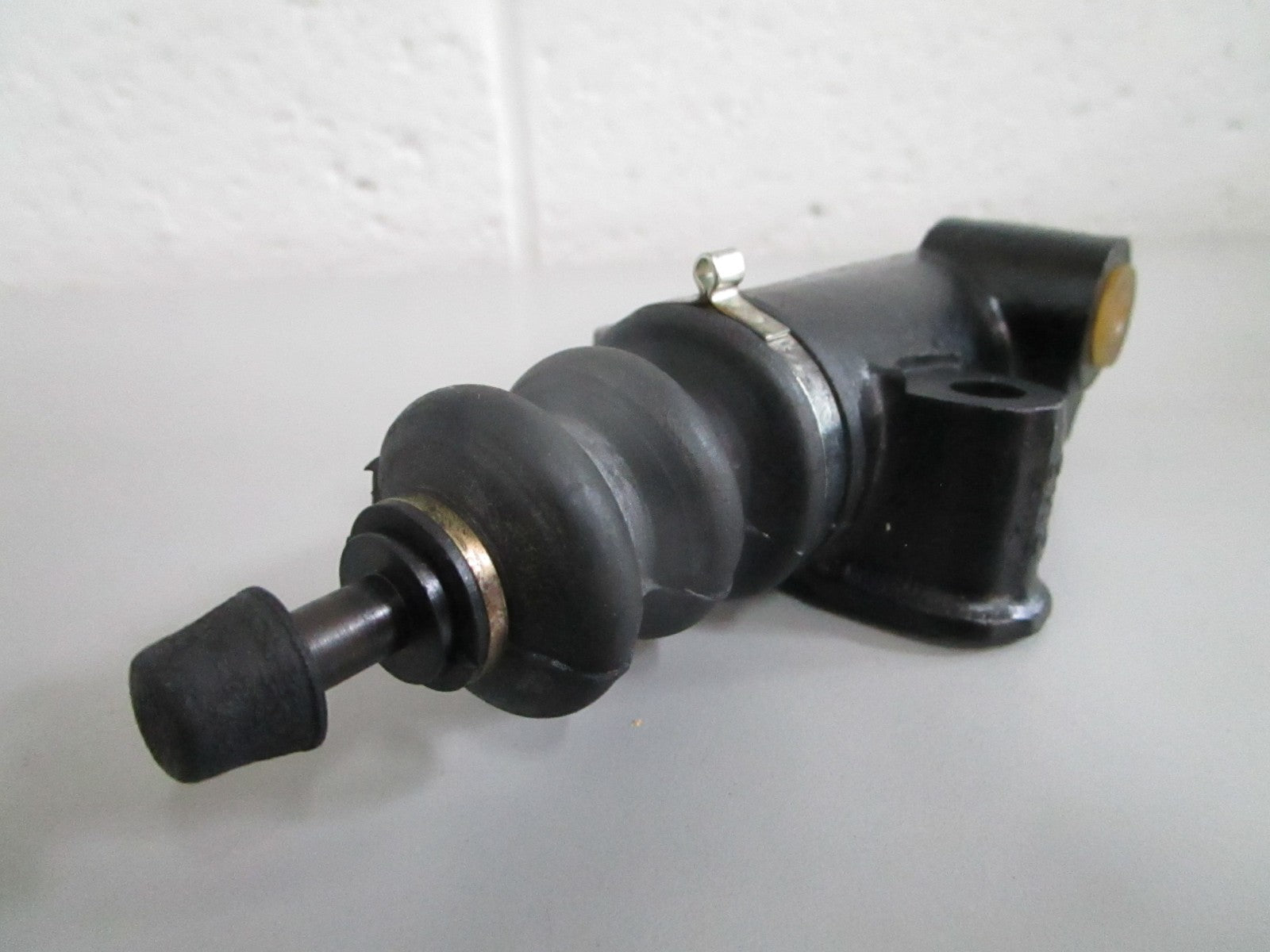 NEW OEM 0002954207 Mercedes-Benz Slave Cylinder 0820