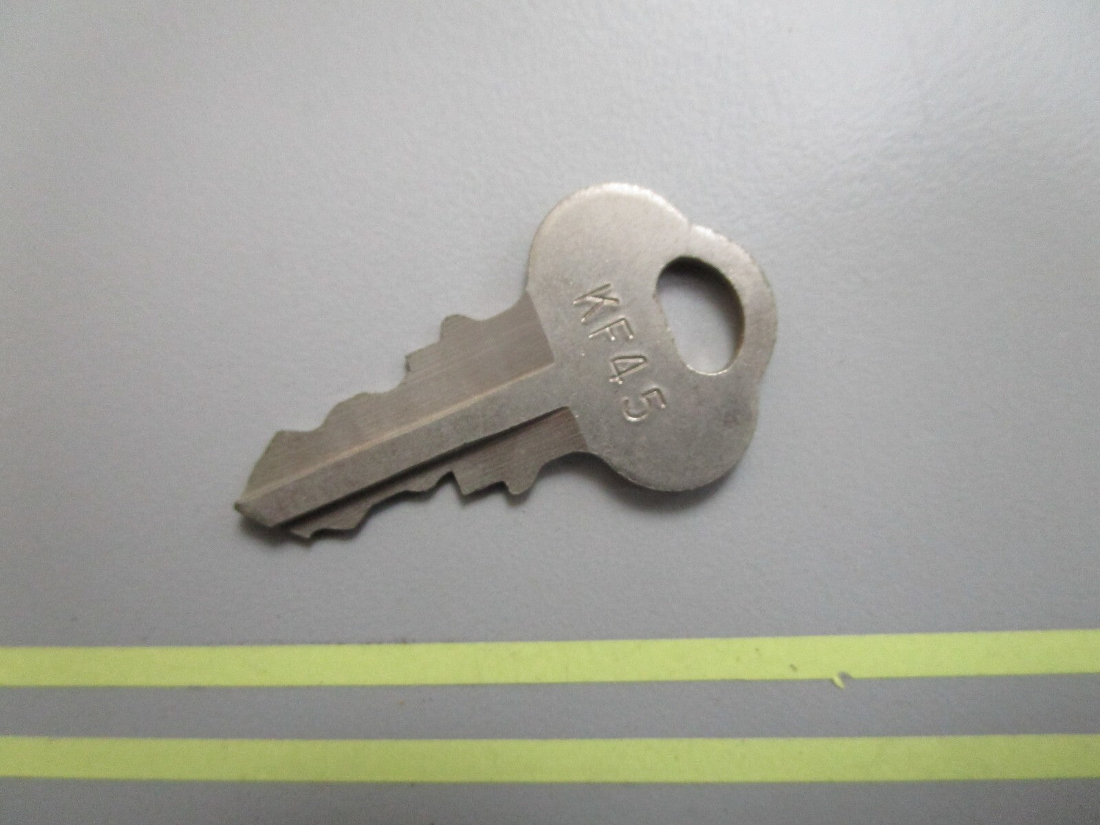 *NEW OEM* 0810 OMC Johnson Evinrude Ignition Key KF45 501550 0501550