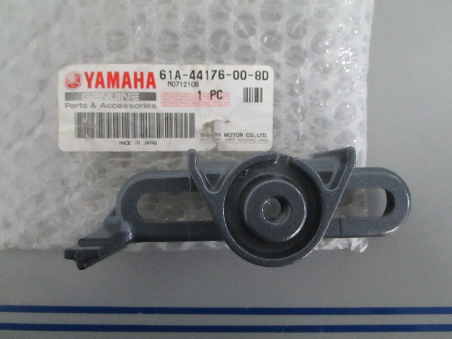 *NEW OEM* 0820 Yamaha Bracket 61A-44176-00-8D