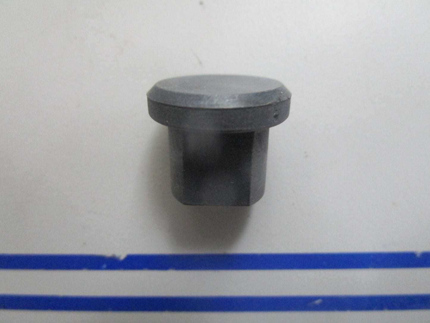 *NEW OEM* 0810 OMC Johnson Evinrude Tilt Lock Knob 332903 0332903