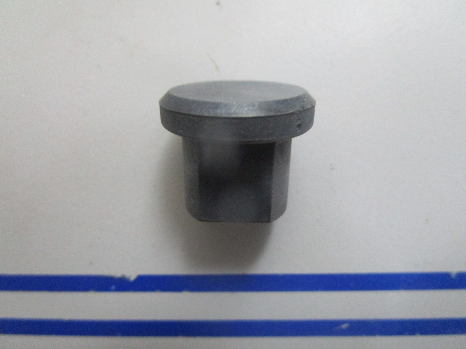 *NEW OEM* 0810 OMC Johnson Evinrude Tilt Lock Knob 332903 0332903