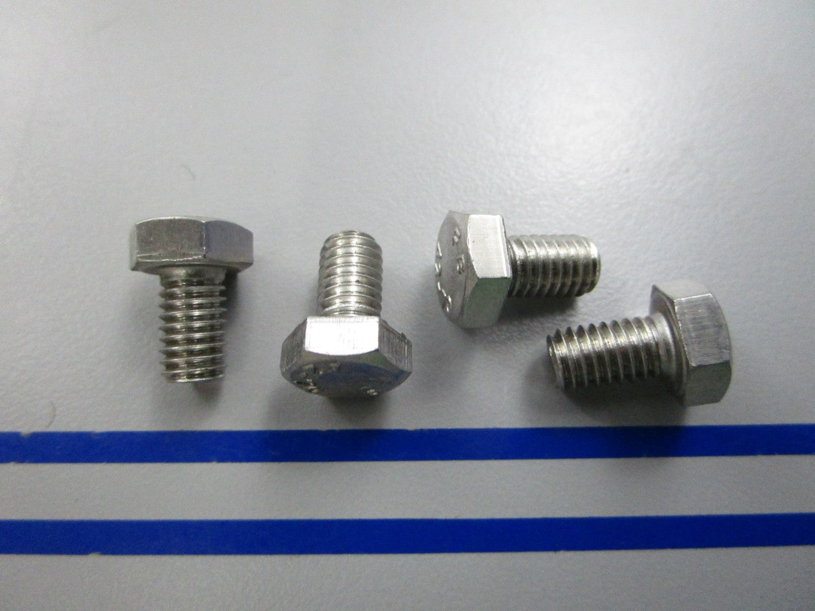 NEW OEM (LOT OF 4) 10-40003 25 Mercury Quicksilver Screw 0810