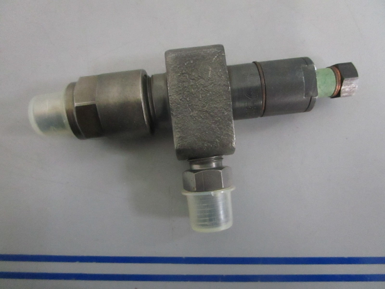NEW OEM 826577 Volvo Penta Fuel Injector 0820