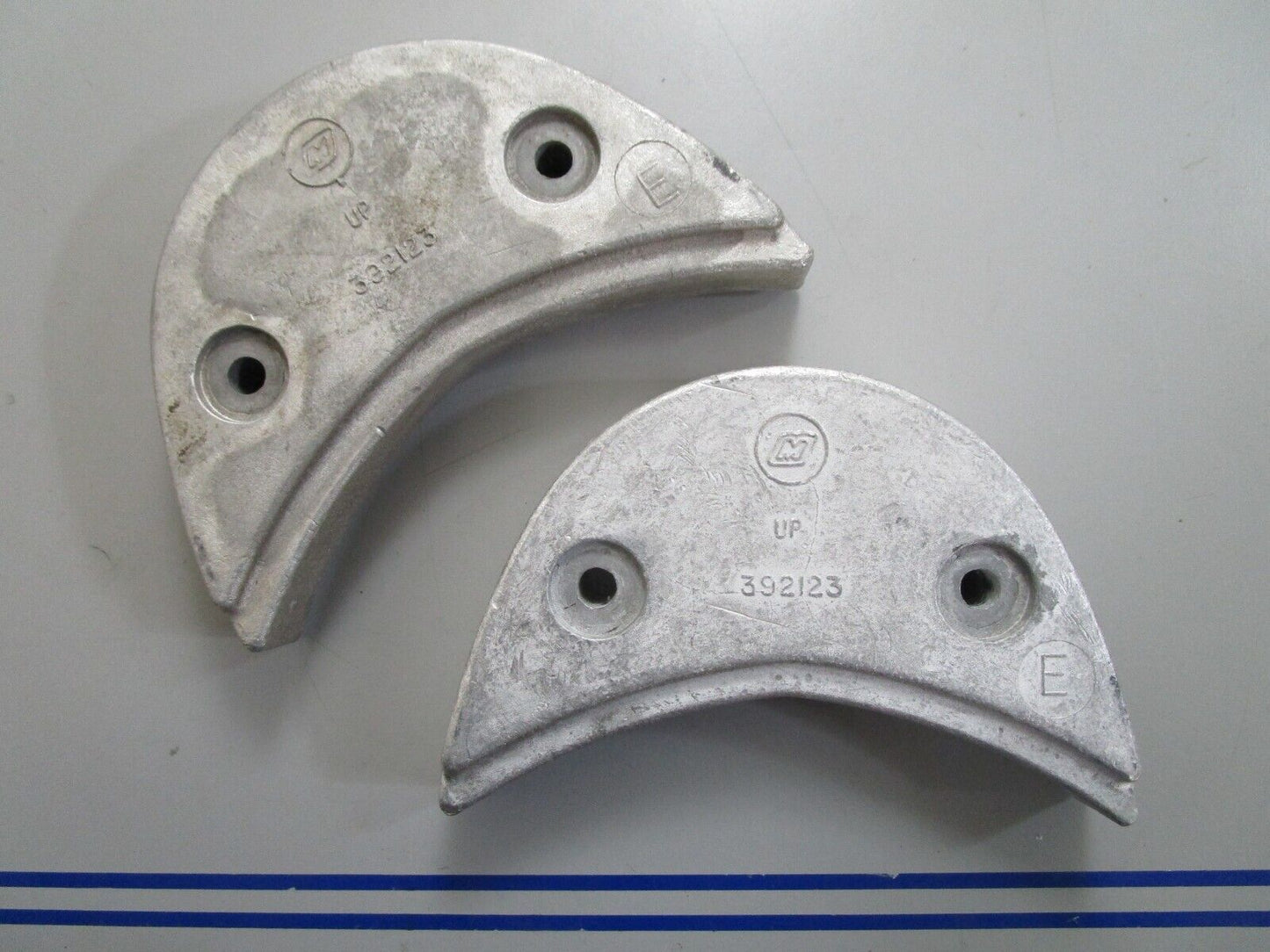 *NEW OEM* 0820 OMC Johnson Evinrude Exhaust Housing Anode 392123 0392123