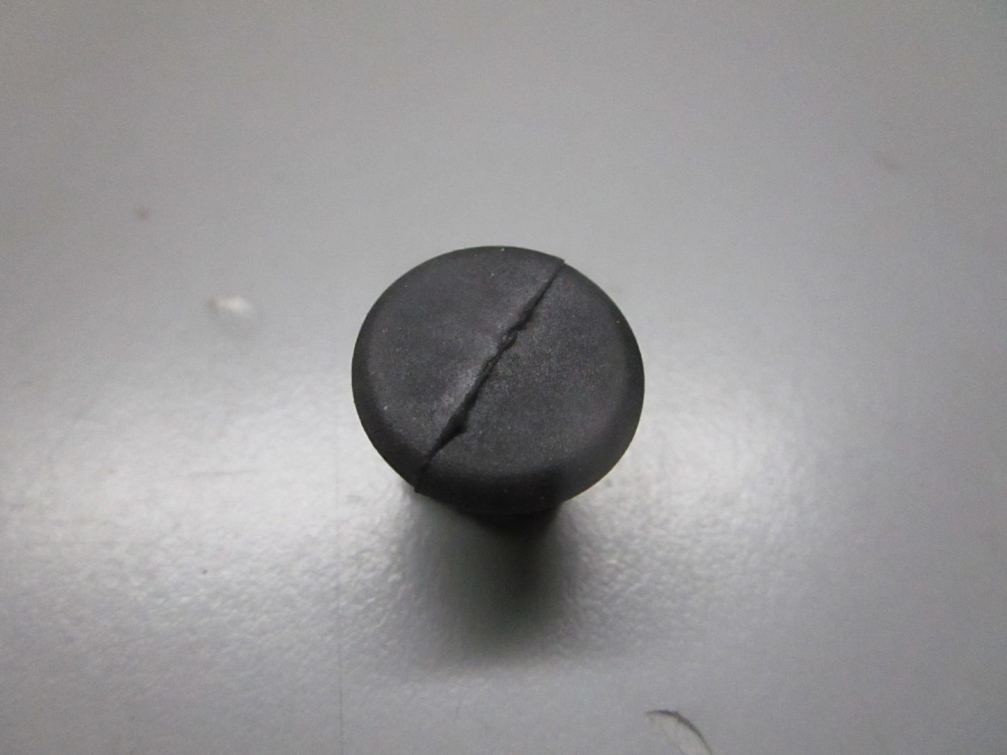 *NEW OEM* 0820 OMC Johnson Evinrude Plug 341231 0341231