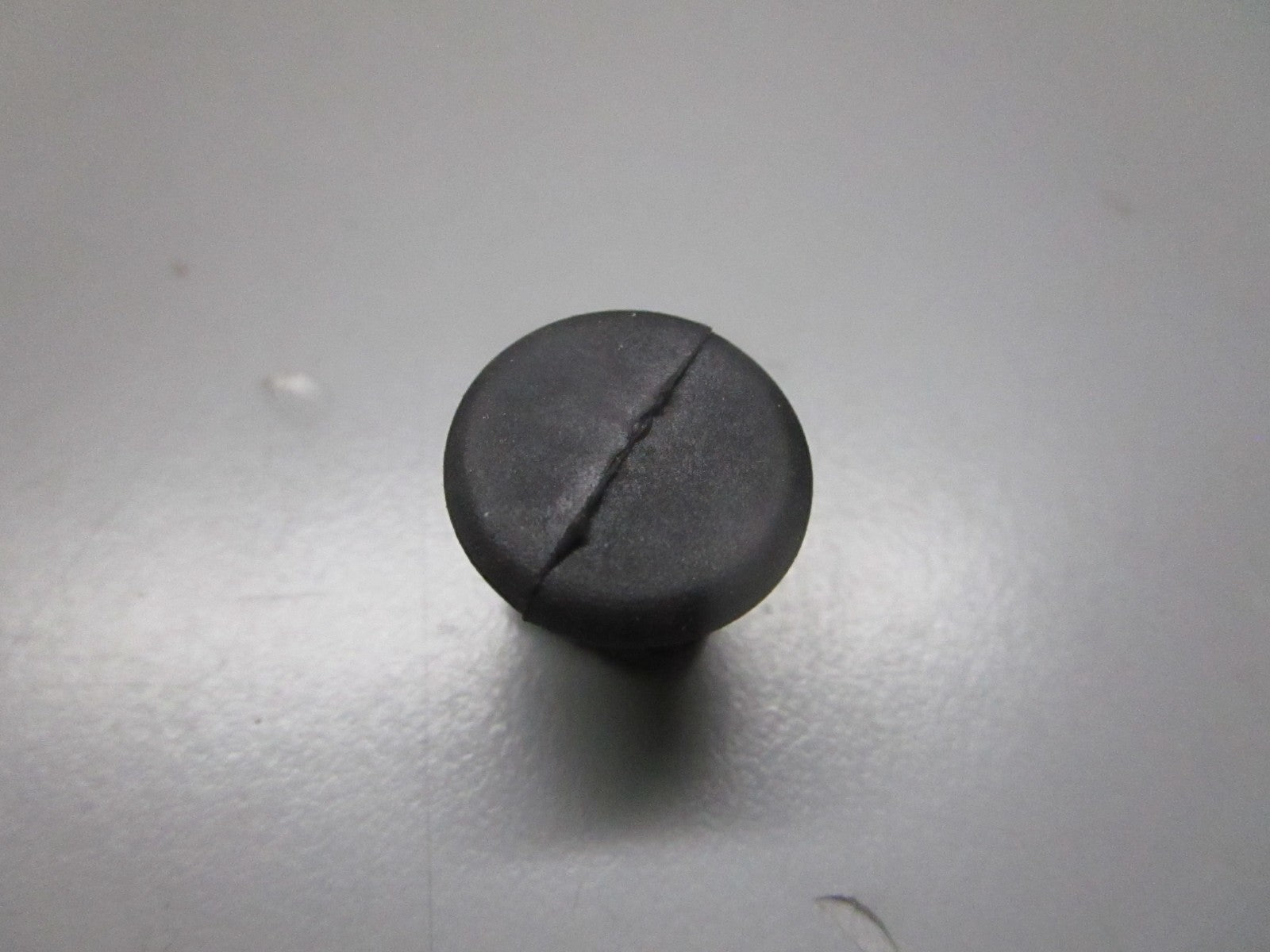 *NEW OEM* 0820 OMC Johnson Evinrude Plug 341231 0341231