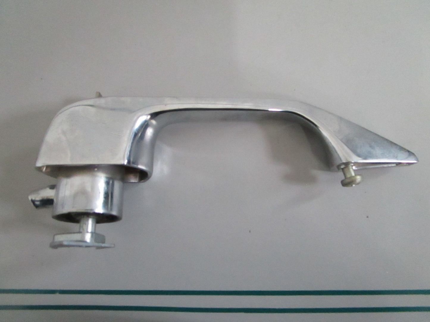 NEW OEM 1087660701 Mercedes-Benz Chrome Left Door Handle 0820