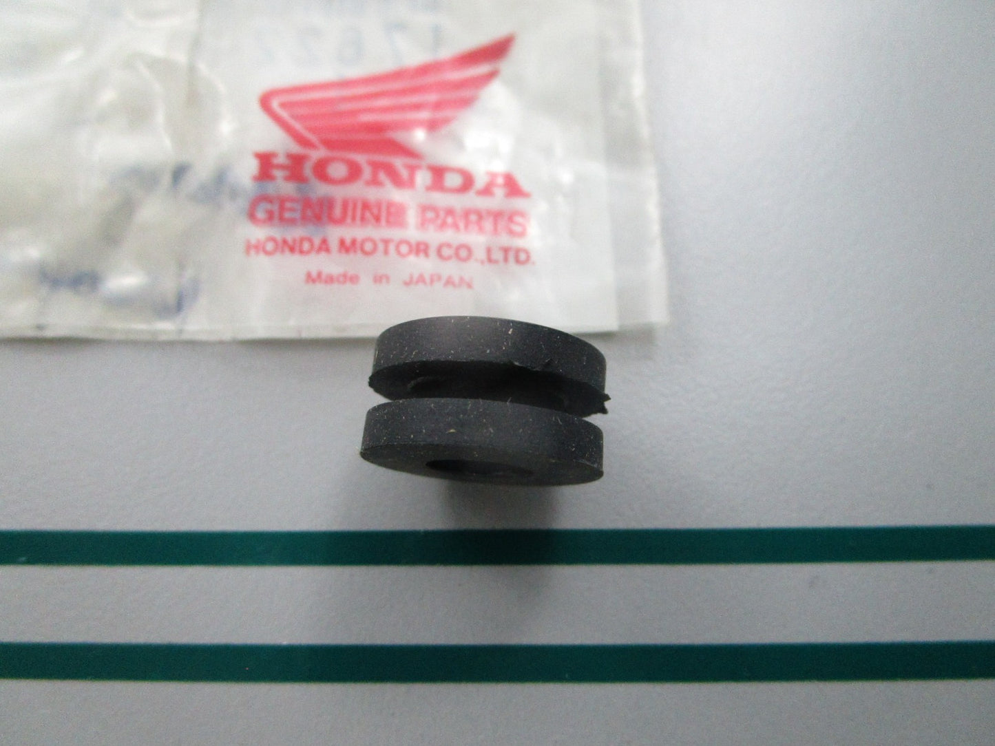 NEW OEM 17622-GB7-900 Honda Rubber Cushion 0810