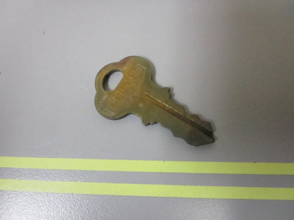 *NEW OEM* 0810 OMC Johnson Evinrude Ignition Key KF84 501599 0501599