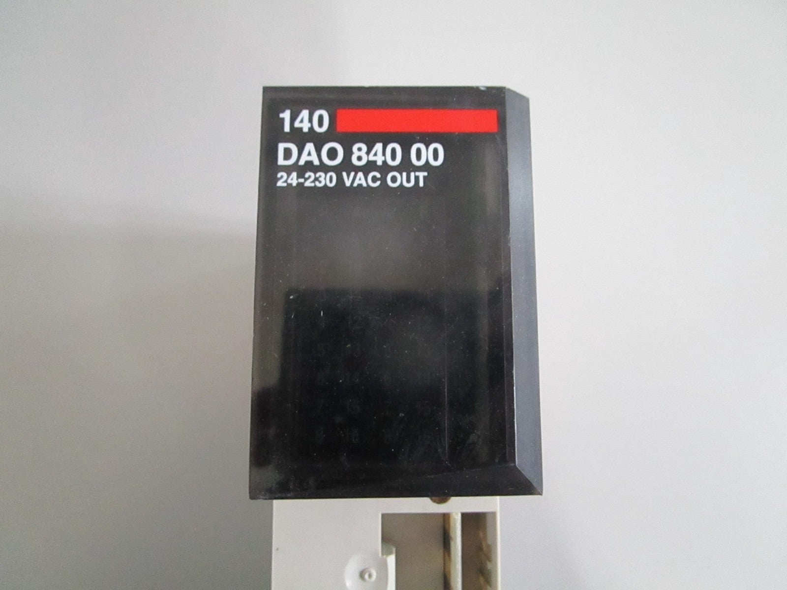 Schneider 140DAO84000 Modicon Quantum Discrete Output Module NEW OEM 0820