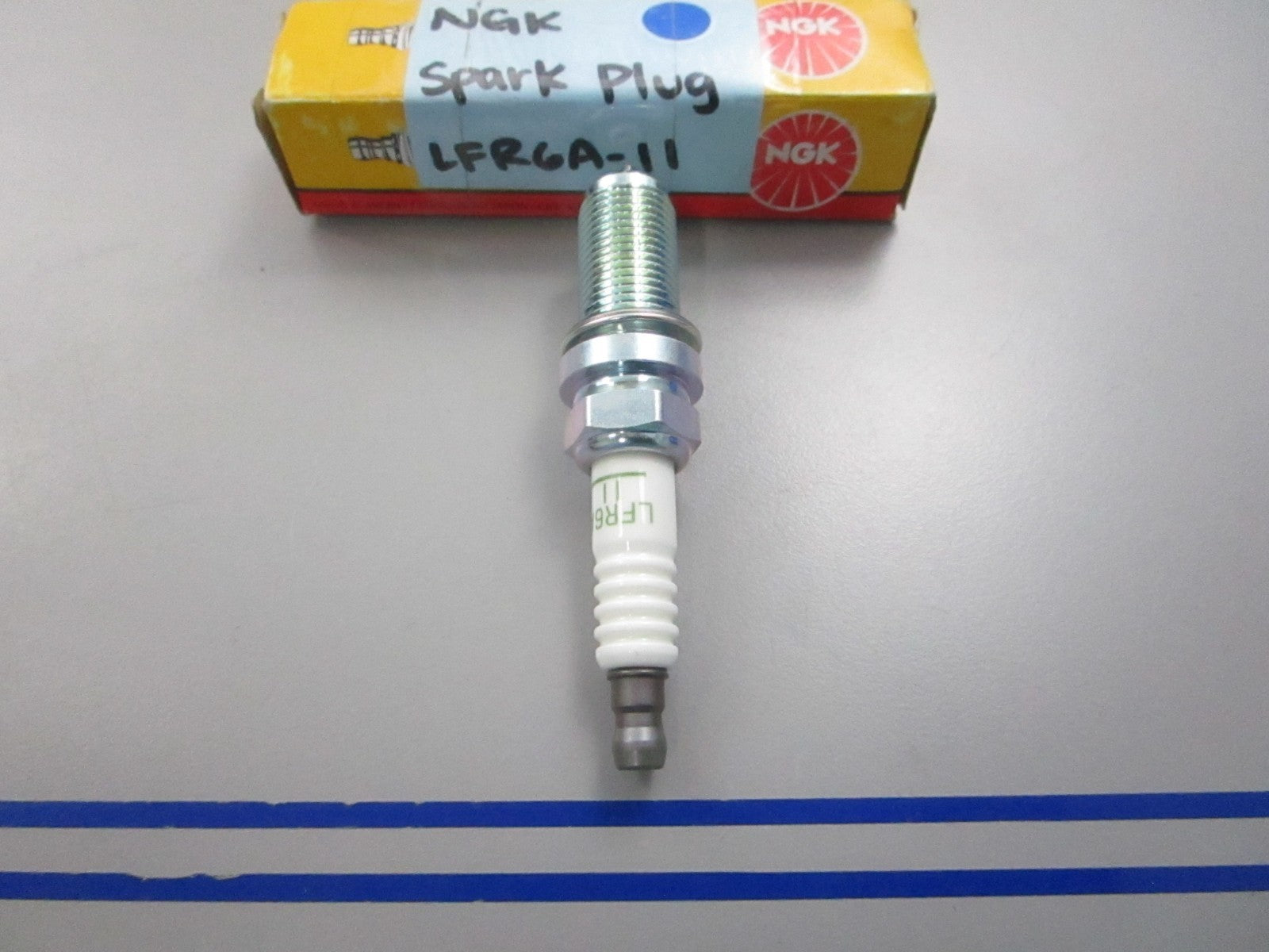 NEW LFRGA-11 NGK Spark Plug 0810
