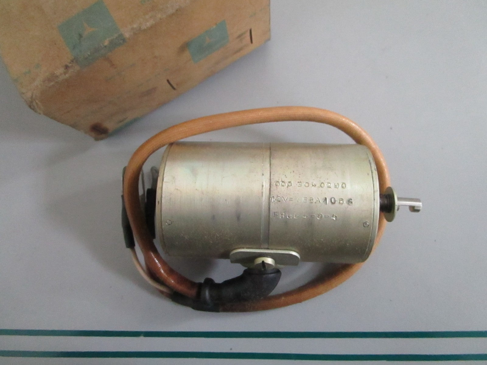 NEW OEM 0003040290 Mercedes-Benz Solenoid 0820