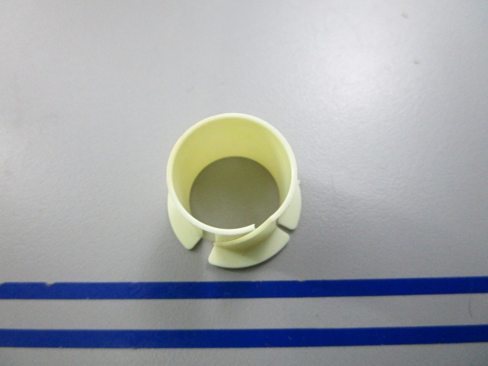 NEW OEM 121590 0121590 OMC Johnson Evinrude Bushing 0810