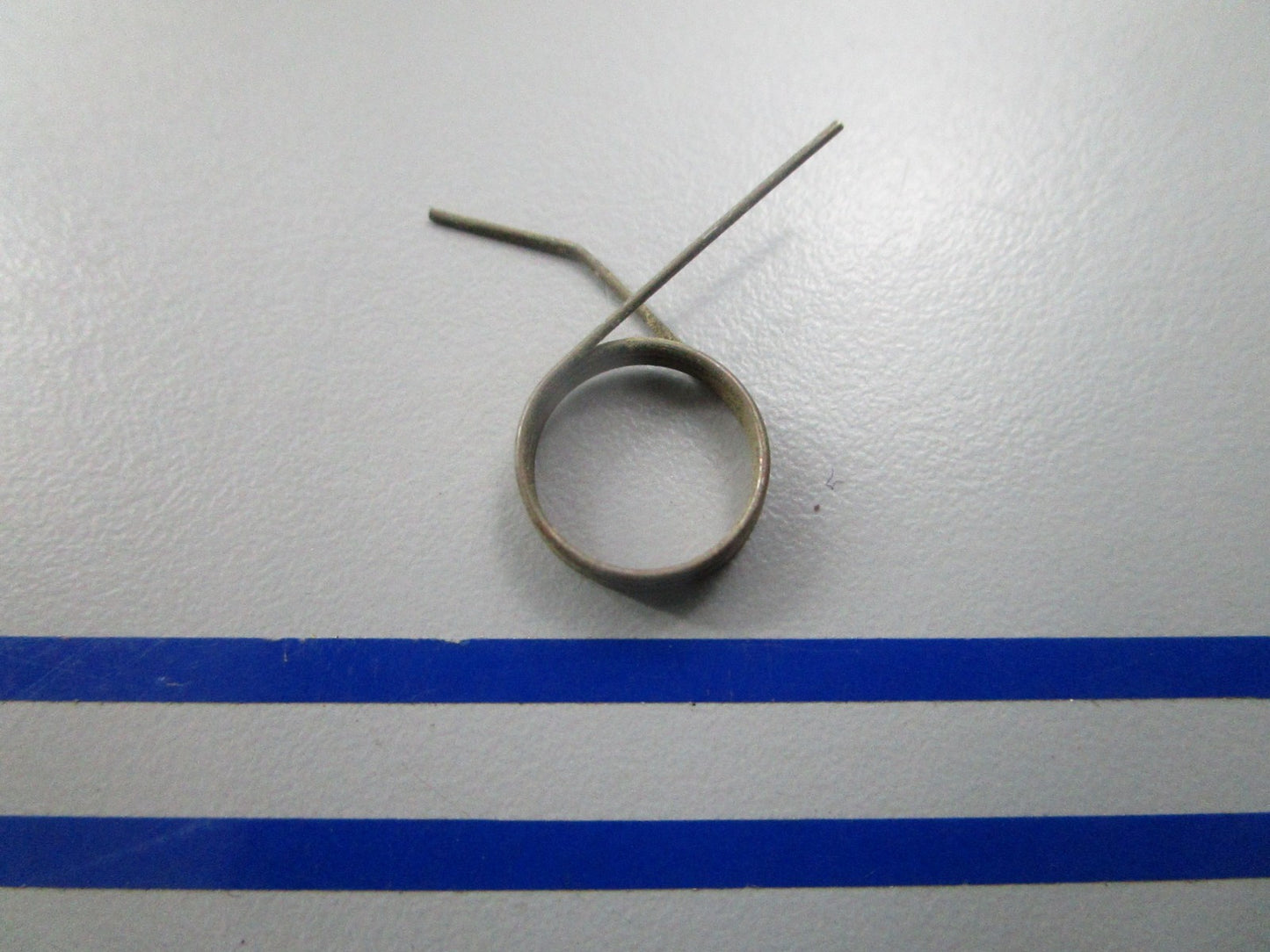NEW OEM 309699 0309699 OMC Johnson Evinrude Choke Return Spring 0810