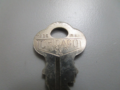 *NEW OEM* 0810 OMC Johnson Evinrude Ignition Key KF27 501542 0501542