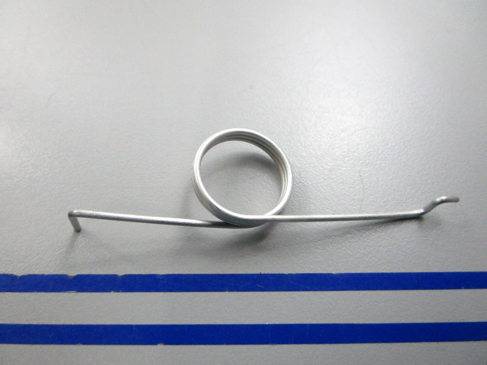 NEW OEM 329002 0329002 OMC Johnson Evinrude Tilt Lock Spring 0810